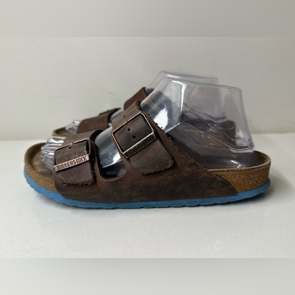 Birkenstock Arizona Sandals US 7 EU 38 Brown Oiled Leather Two Strap Blue Sole - Picture 2 of 11